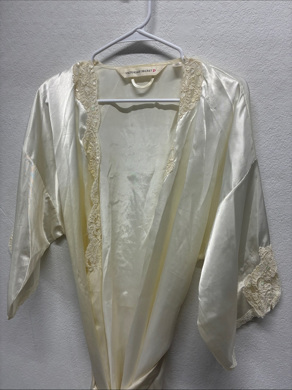 Vintage Y2K-90s Victoria's Secret Heart Tag Lace Sequin Trim Kimono Mini Robe - Picture 2 of 7